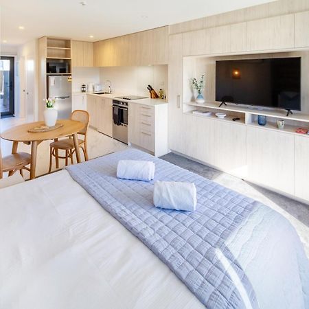 Downtown Delight: Studio At 8 Wilmer With Backyard Christchurch Exterior photo